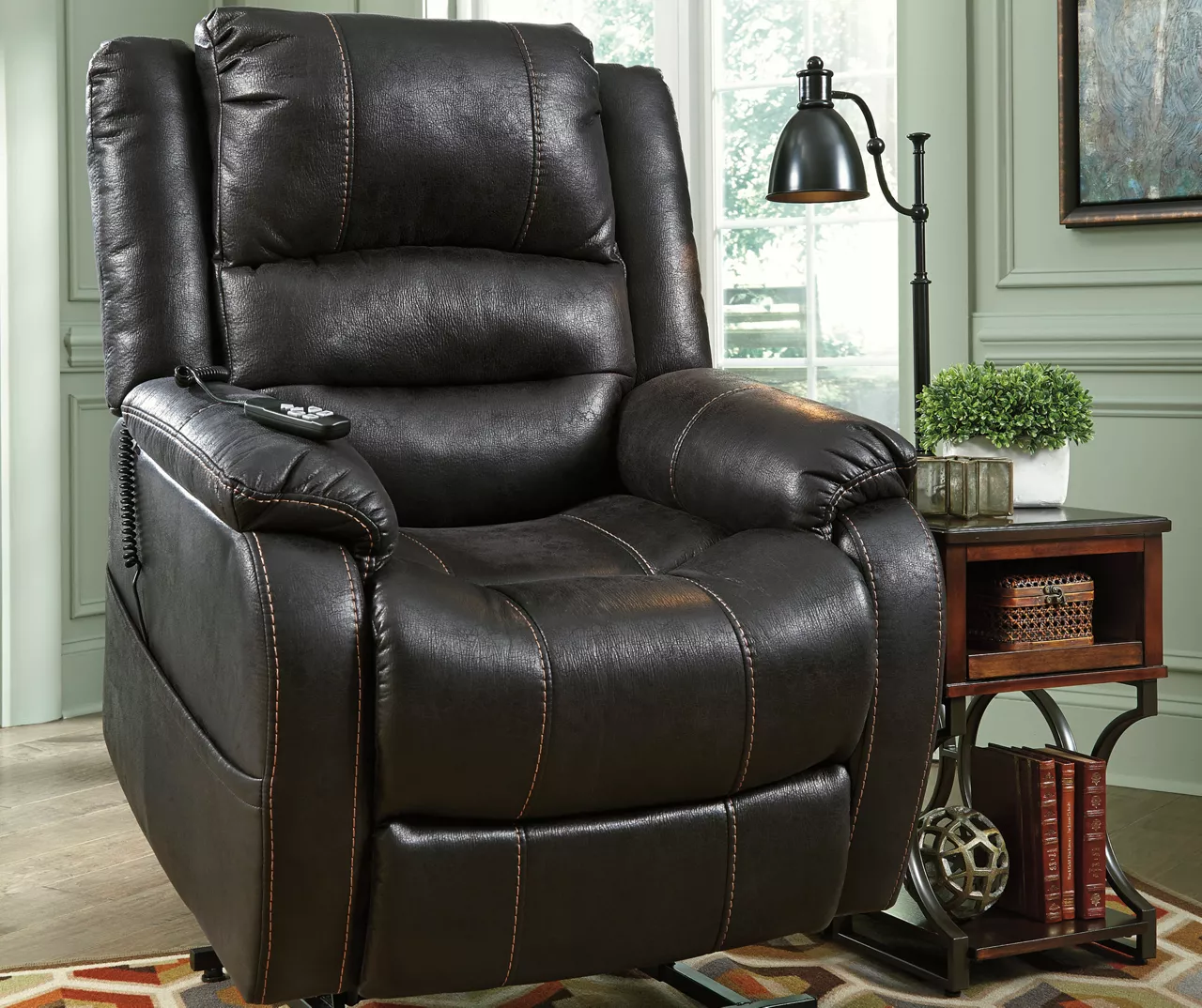 Yandel Black Power Lift Recliner 4 Yandel Black Power Lift Recliner - Image 2